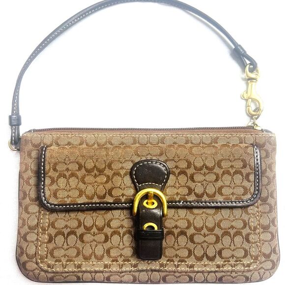 AUTHENTIC COACH Signature Pattern Wristlet with front pocket. Zipper closure. - Picture 1 of 10